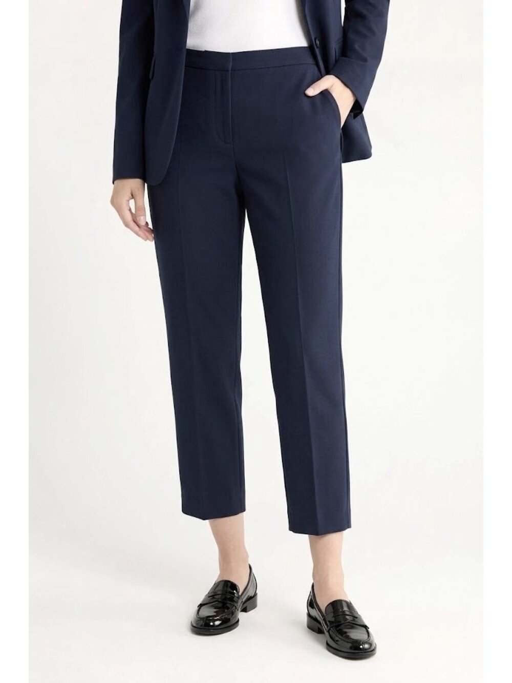 NWT THEORY Treeca Pull-on in Deep Navy Modern Crepe Tapered Slim Crop Pant 6